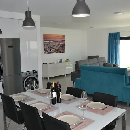 Neue Moderne Mit Privatem Pool By Interhome